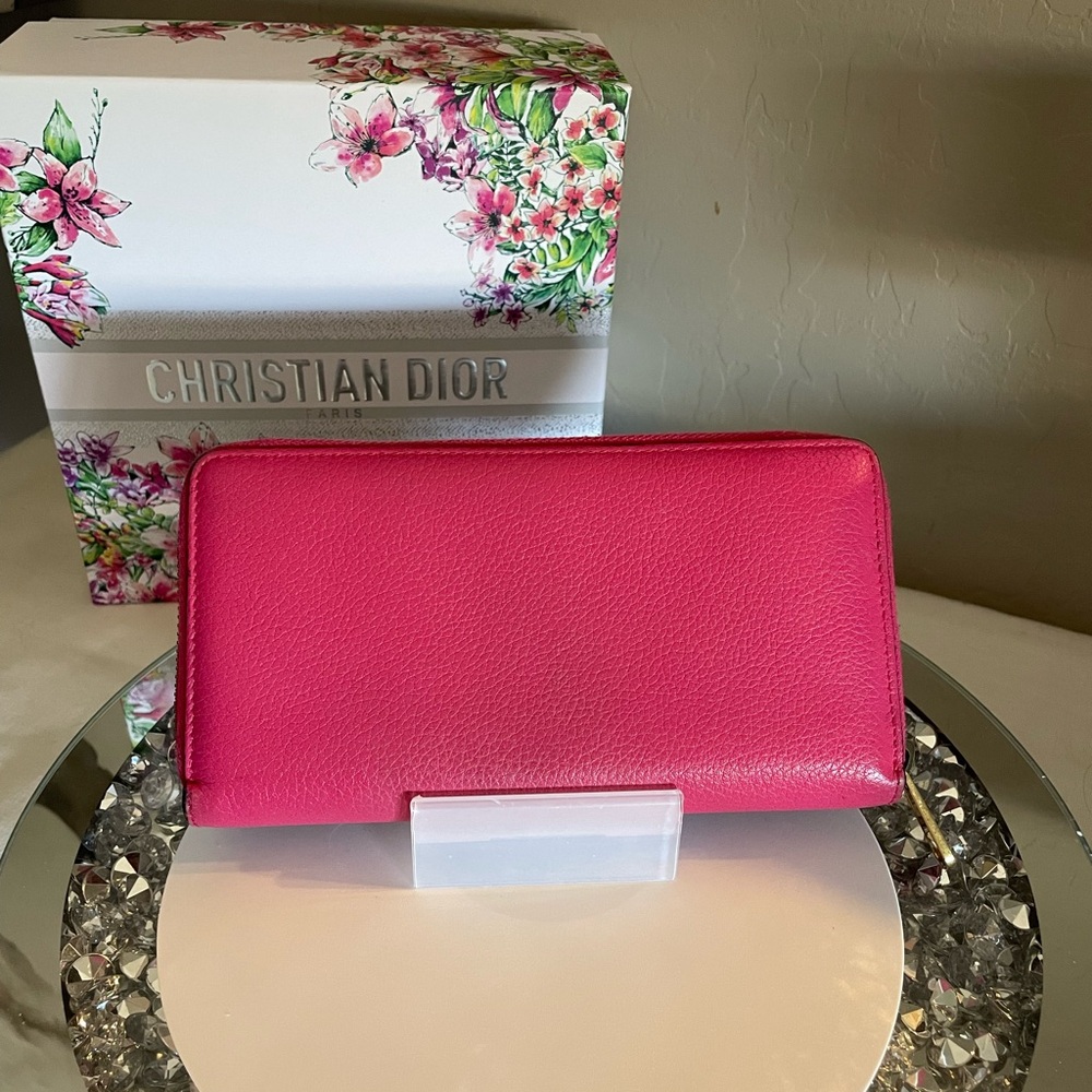EUC GUCCI ZIPPER WALLET - Picture 2 of 8
